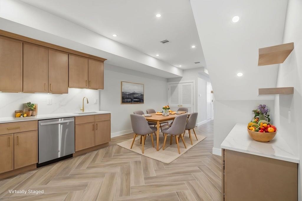 29 CLINTON AVE Unit: 1