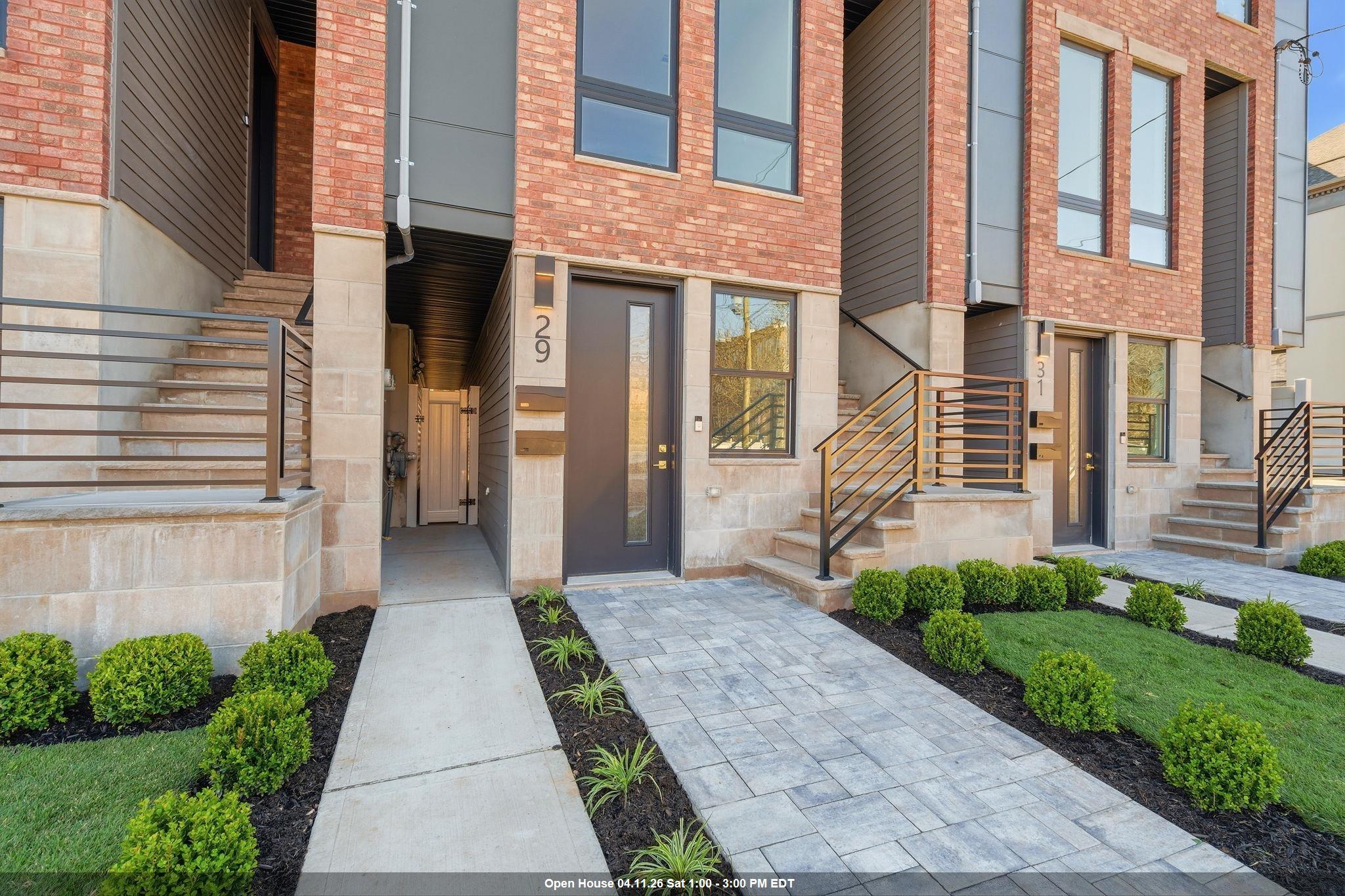 29 CLINTON AVE Unit: 1