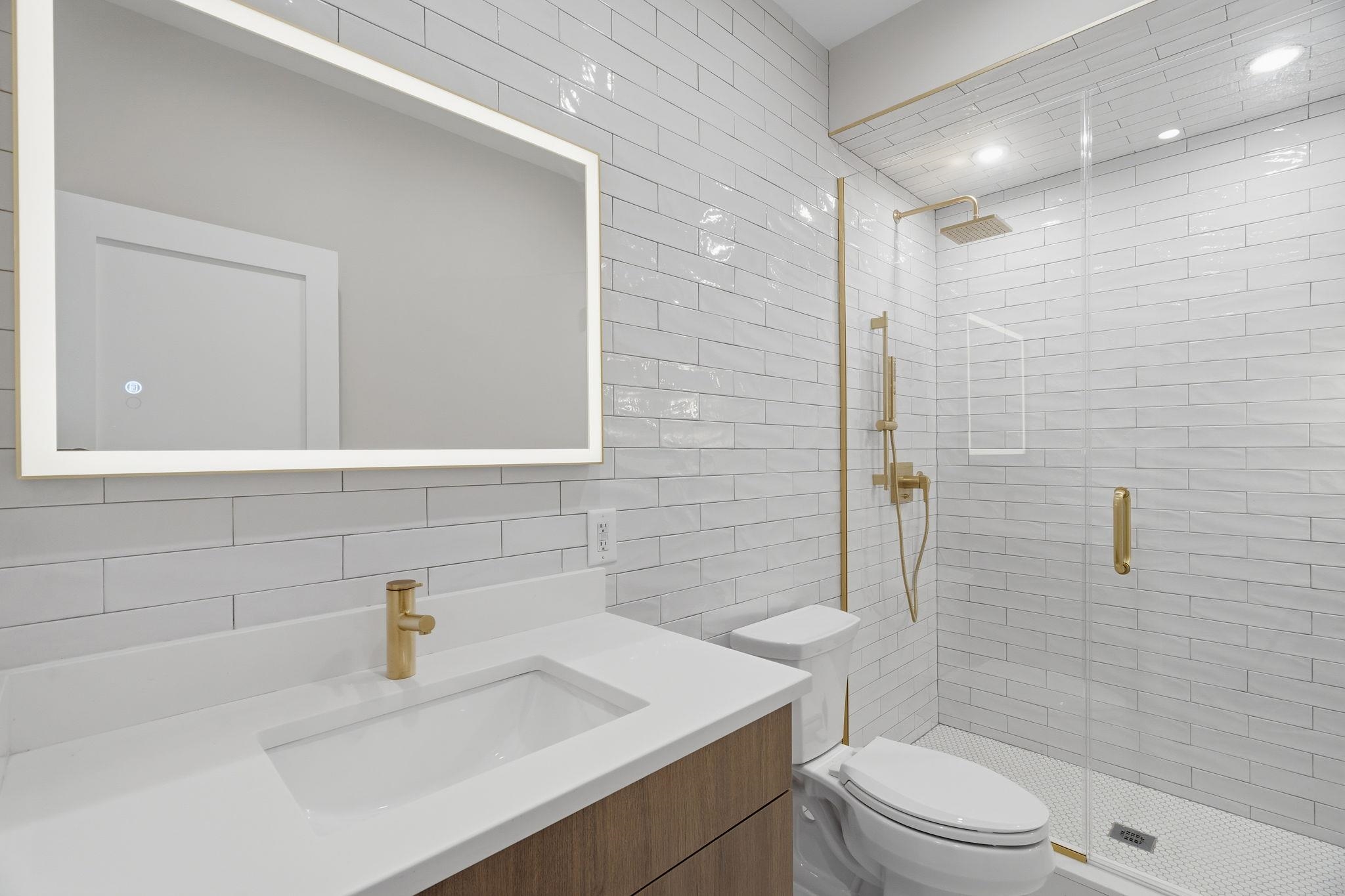 29 CLINTON AVE Unit: 1