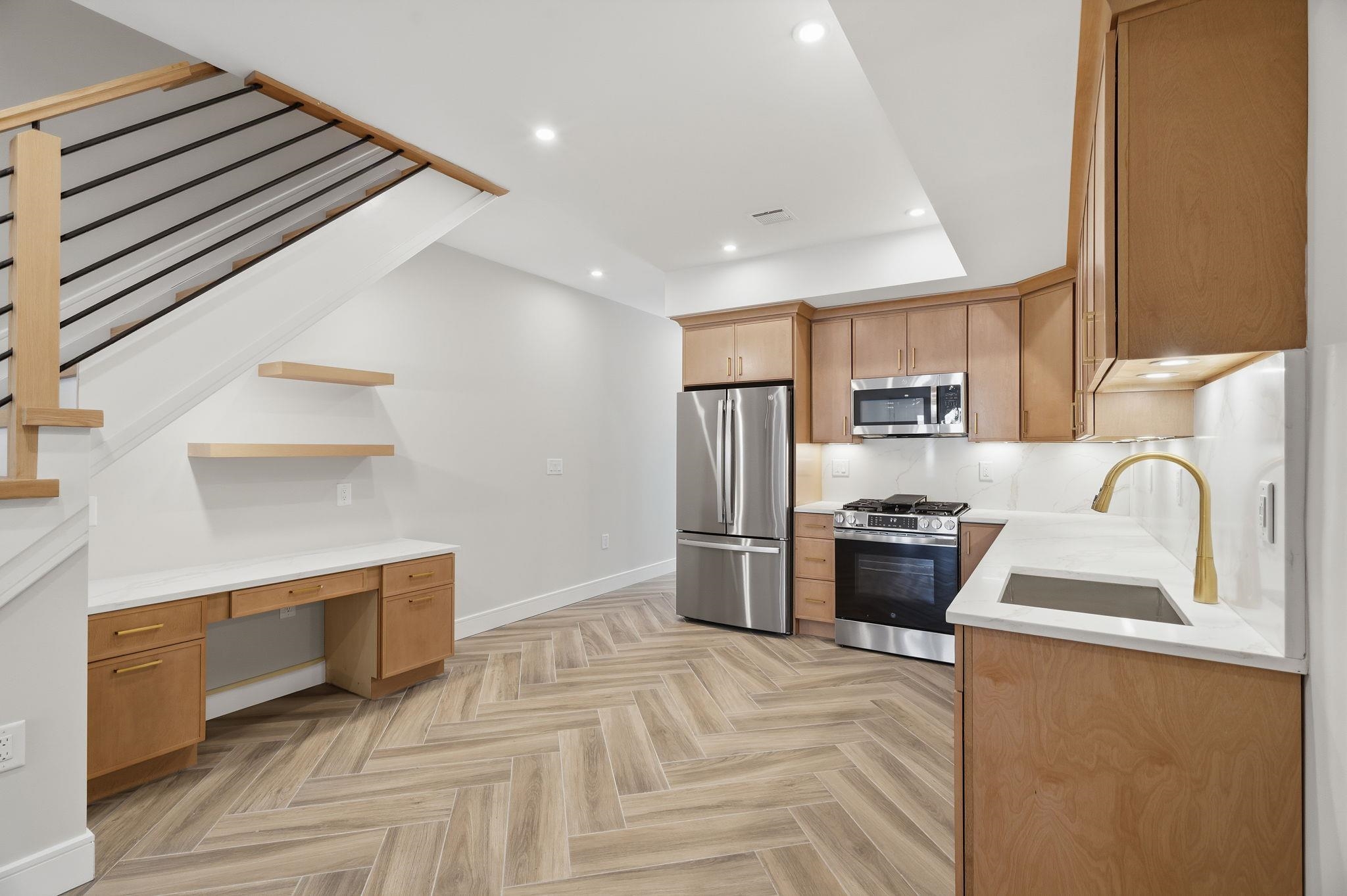 29 CLINTON AVE Unit: 1