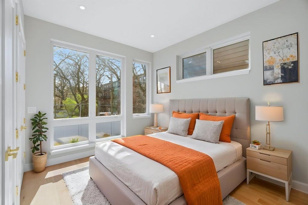 29 CLINTON AVE Unit: 1