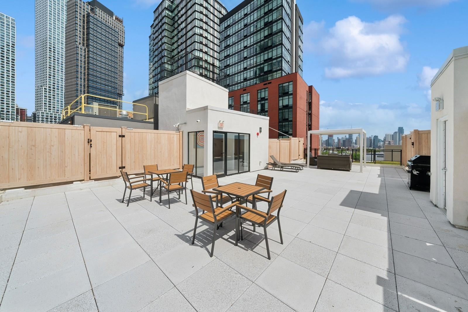 32 JONES ST Unit: 303