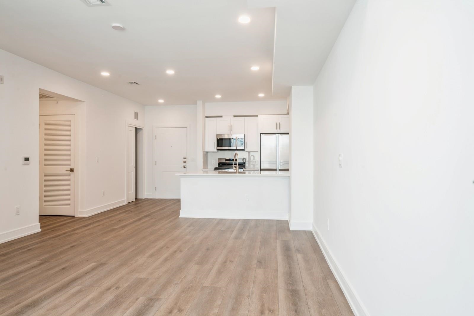 32 JONES ST Unit: 303