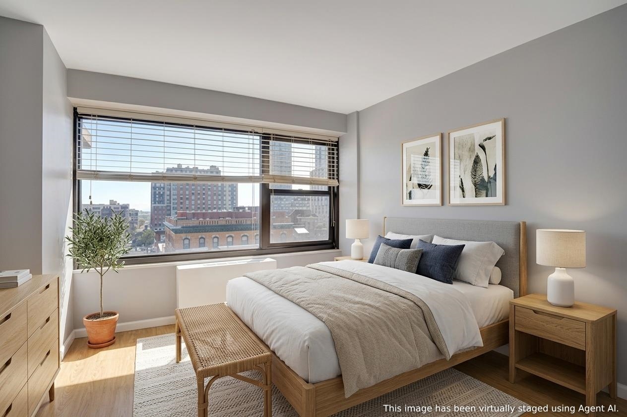135 MONTGOMERY ST Unit: 8E
