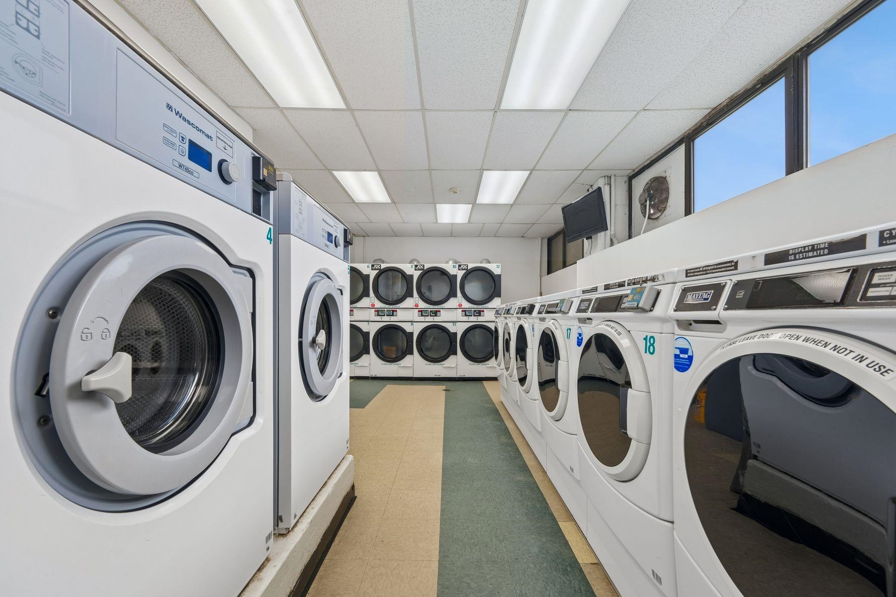 135 MONTGOMERY ST Unit: 18E