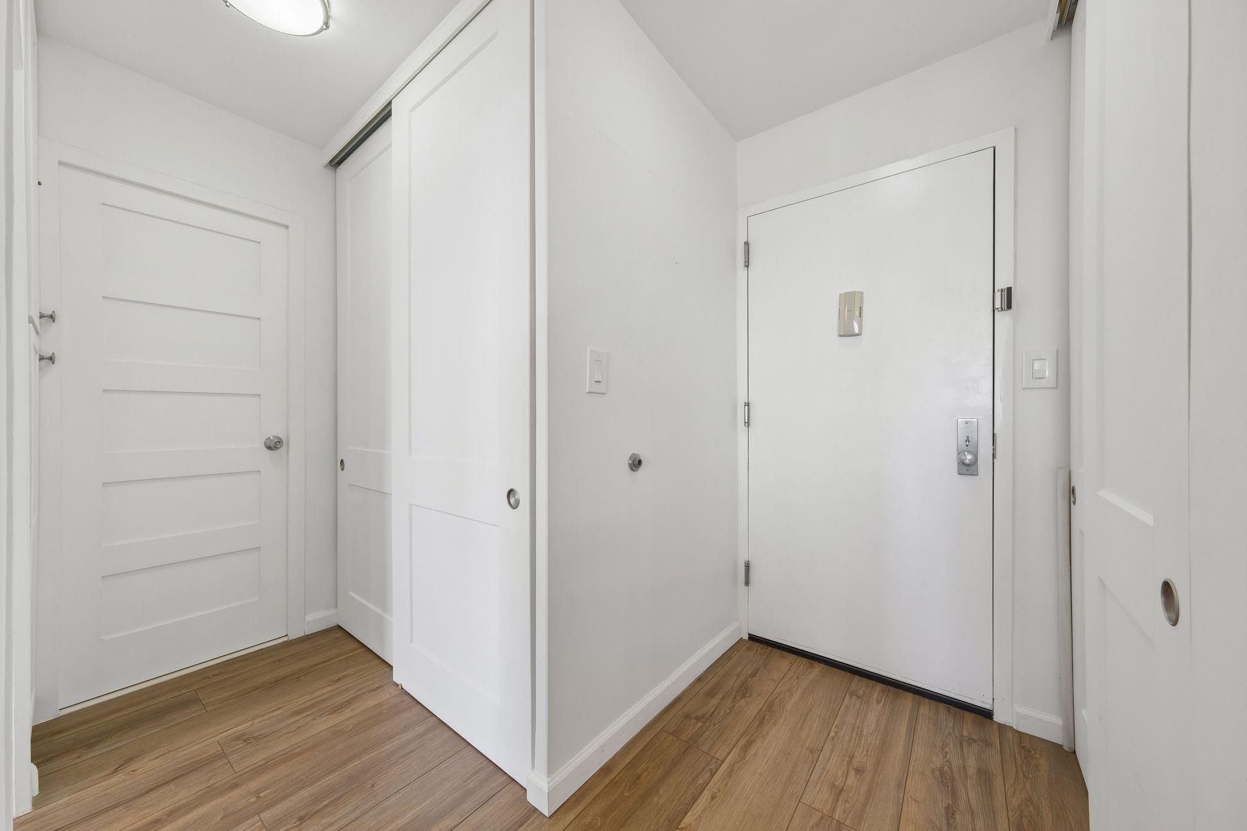 135 MONTGOMERY ST Unit: 18E