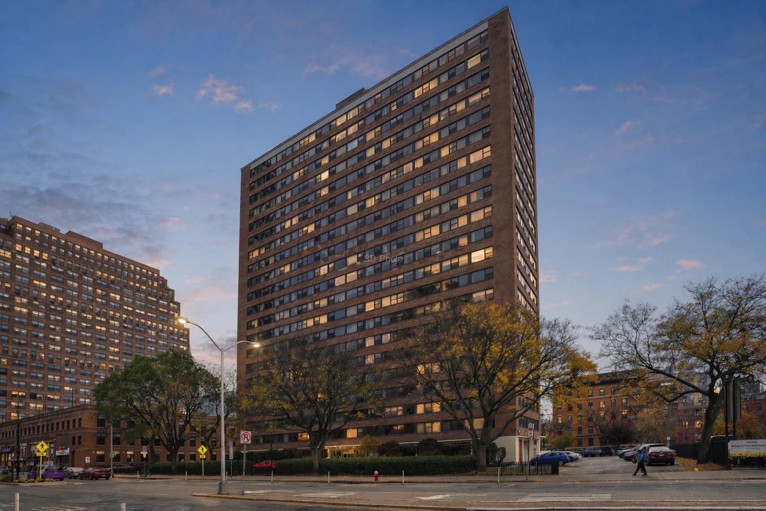 135 MONTGOMERY ST Unit: 18E