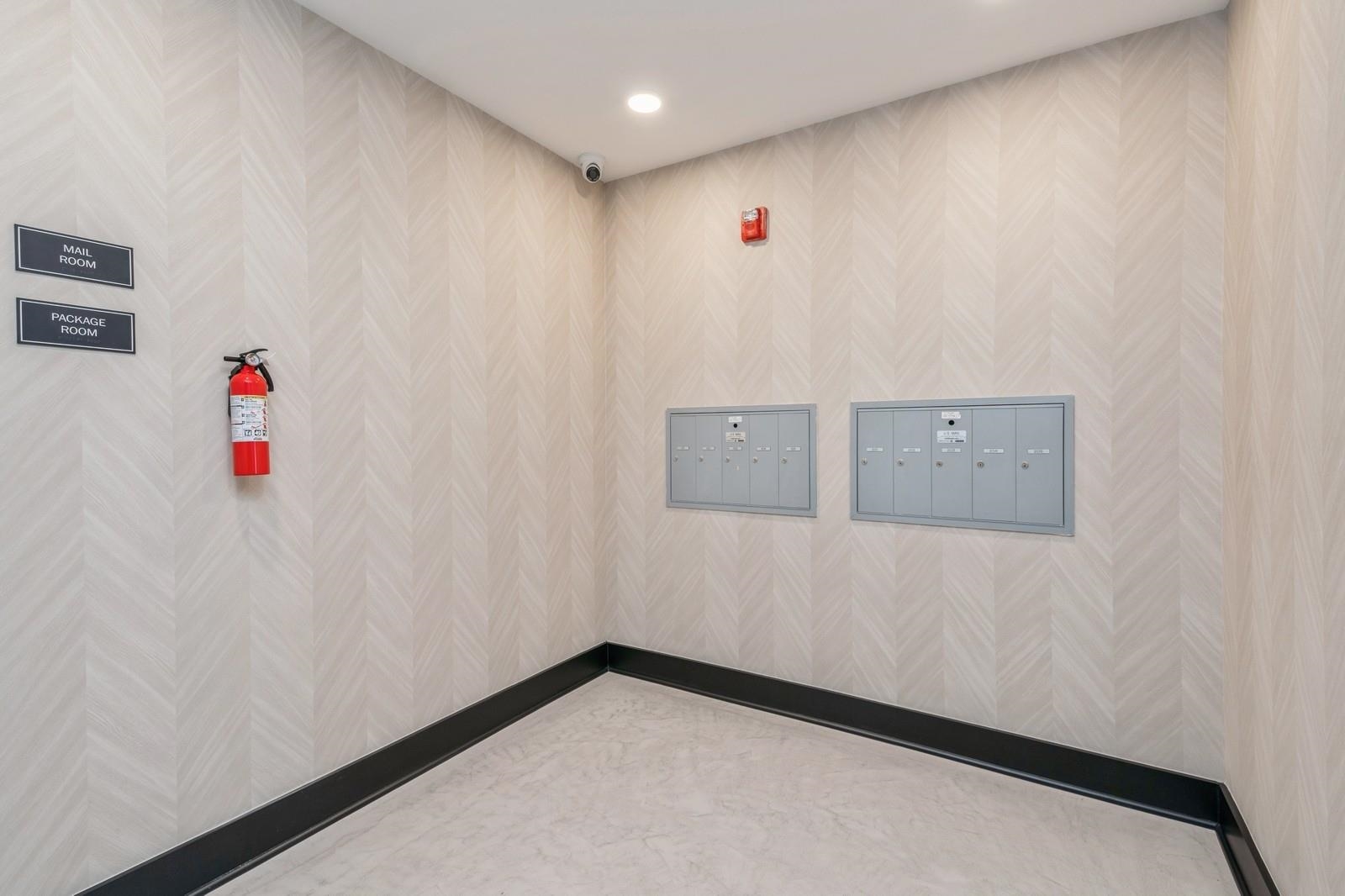 201-205 RANDOLPH AVE Unit: 105