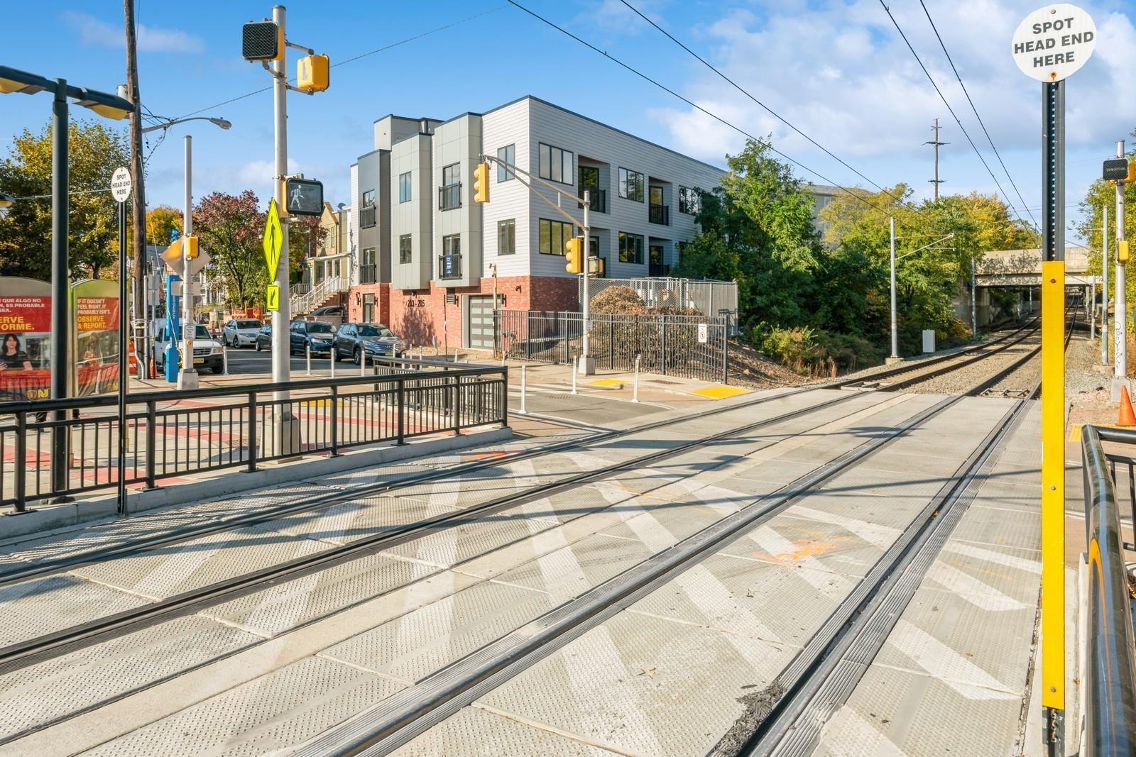 201-205 RANDOLPH AVE Unit: 105