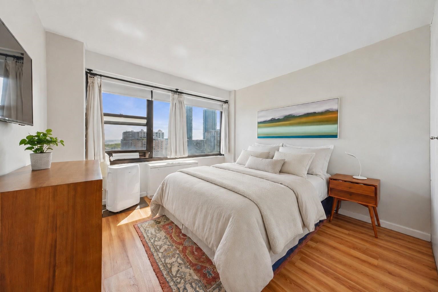 135 MONTGOMERY ST Unit: 16A