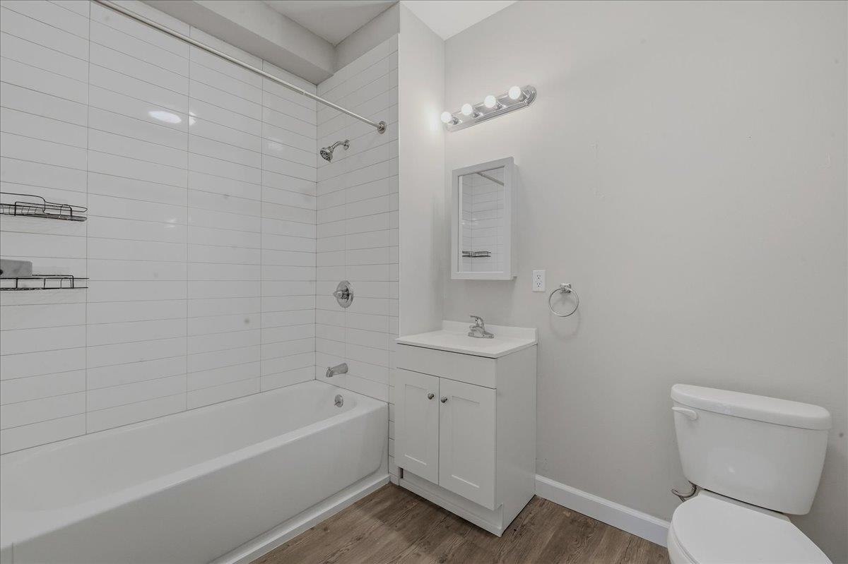 784 OCEAN AVE Unit: 1RF