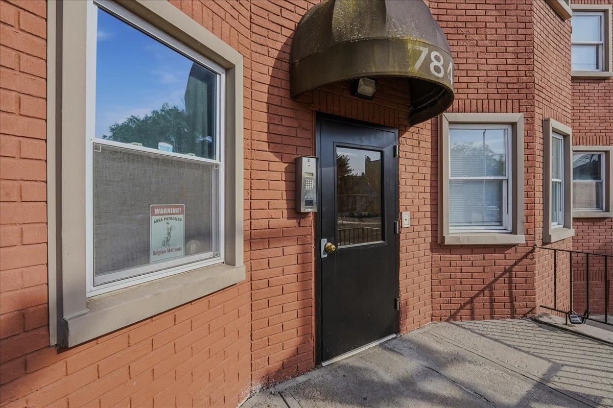 784 OCEAN AVE Unit: 1RF