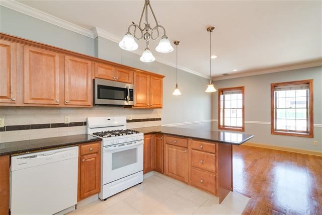 21 ST PAULS AVE Unit: 1