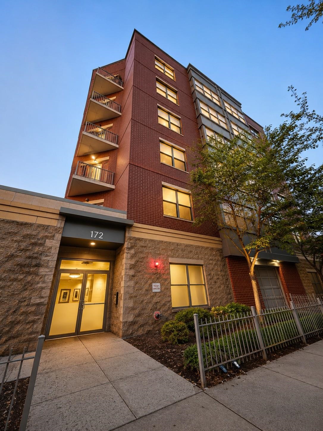 172 CULVER AVE Unit: 5