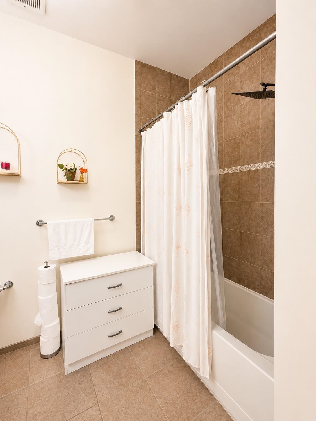 172 CULVER AVE Unit: 5