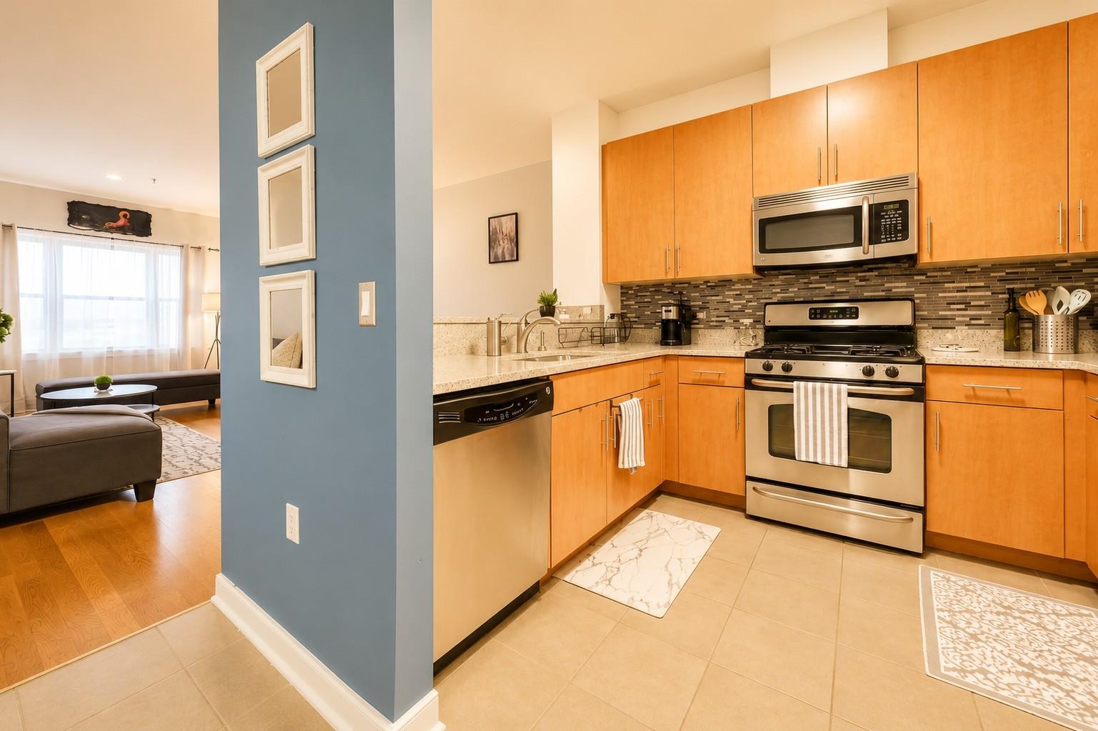 172 CULVER AVE Unit: 5