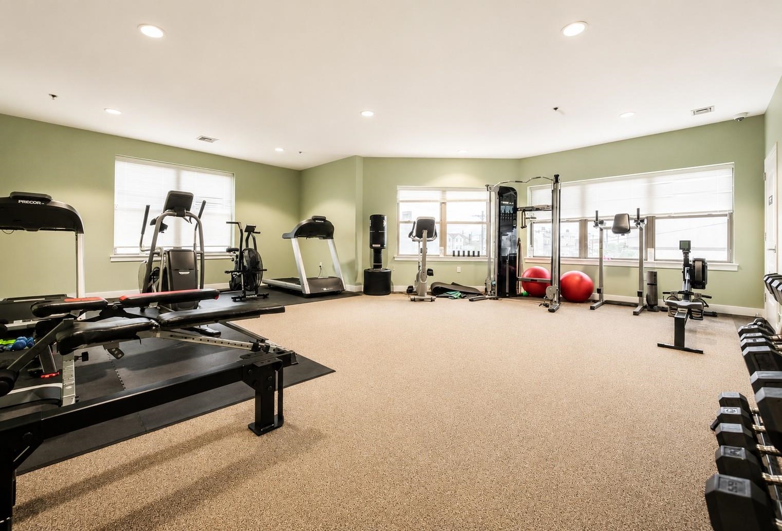 172 CULVER AVE Unit: 5