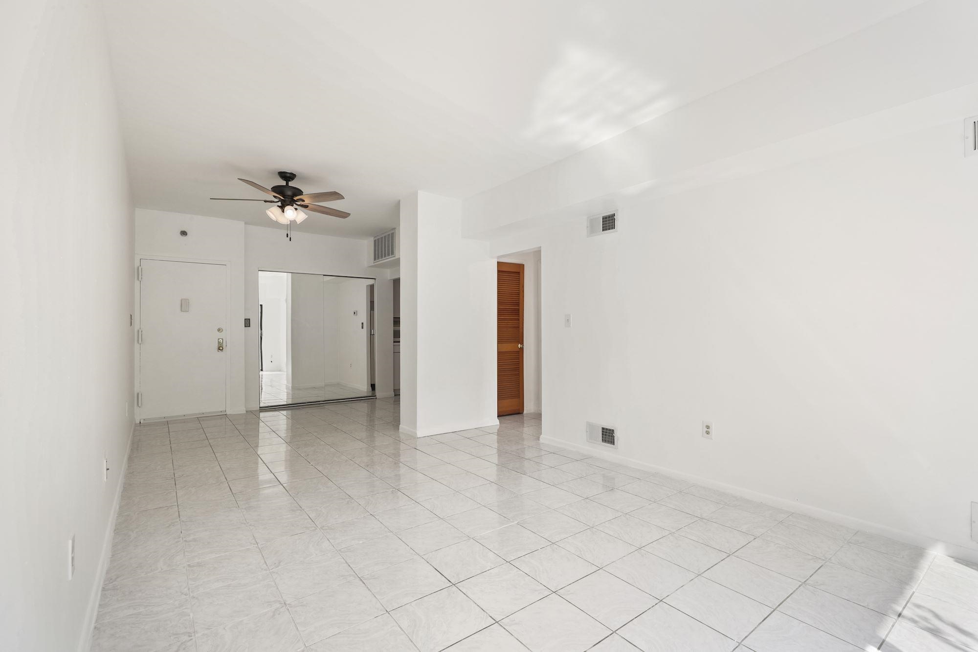 318 38TH ST Unit: 204