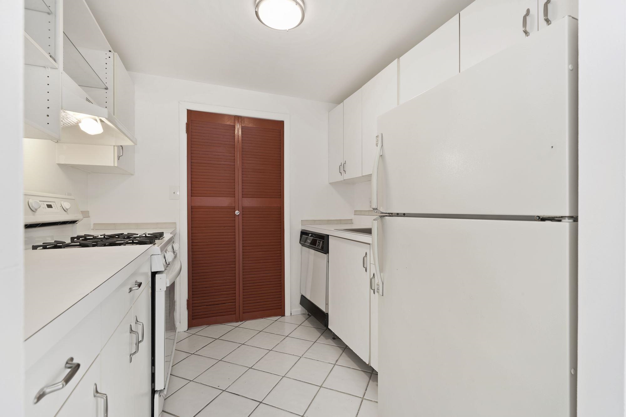 318 38TH ST Unit: 204