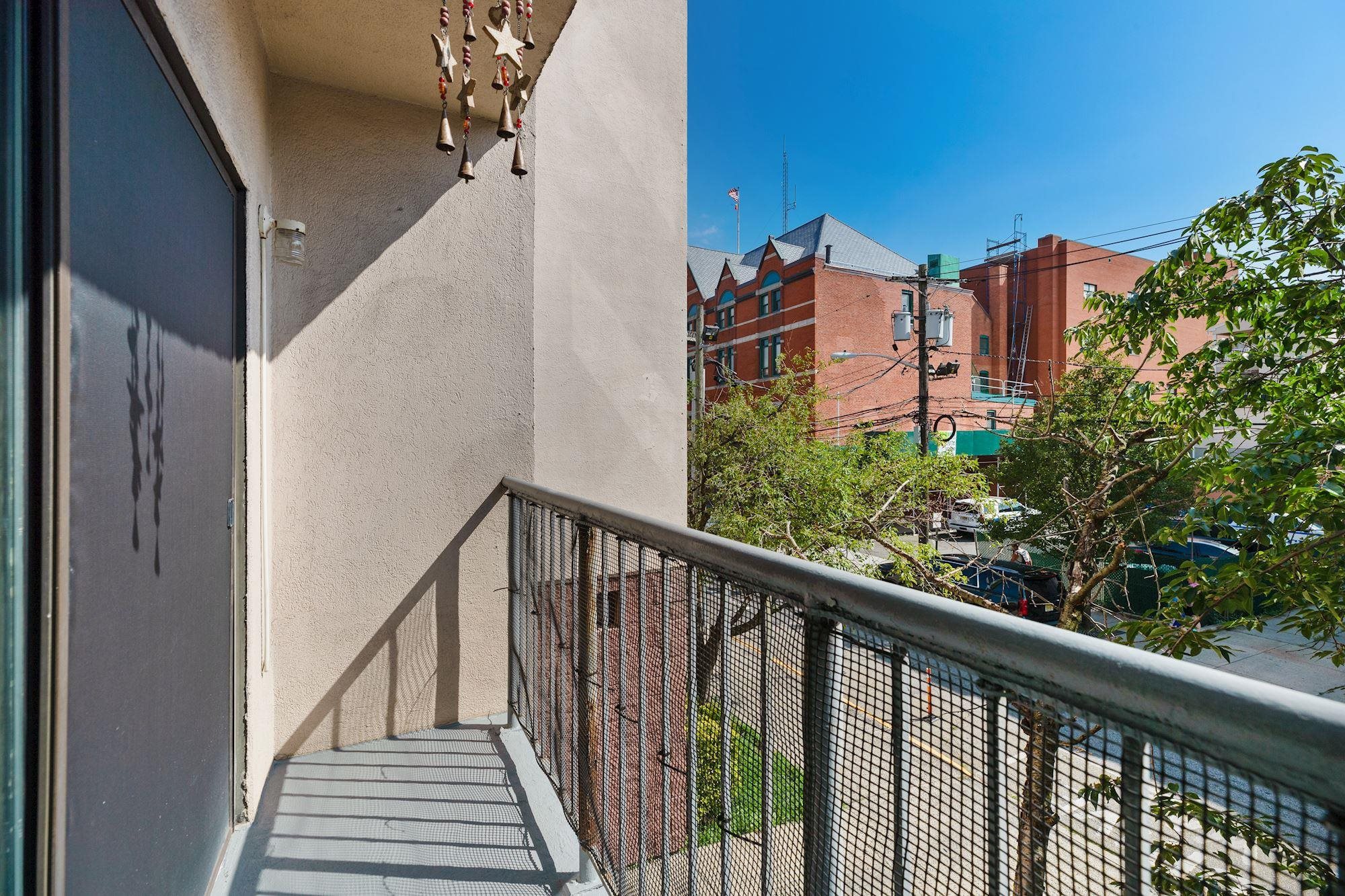 318 38TH ST Unit: 204