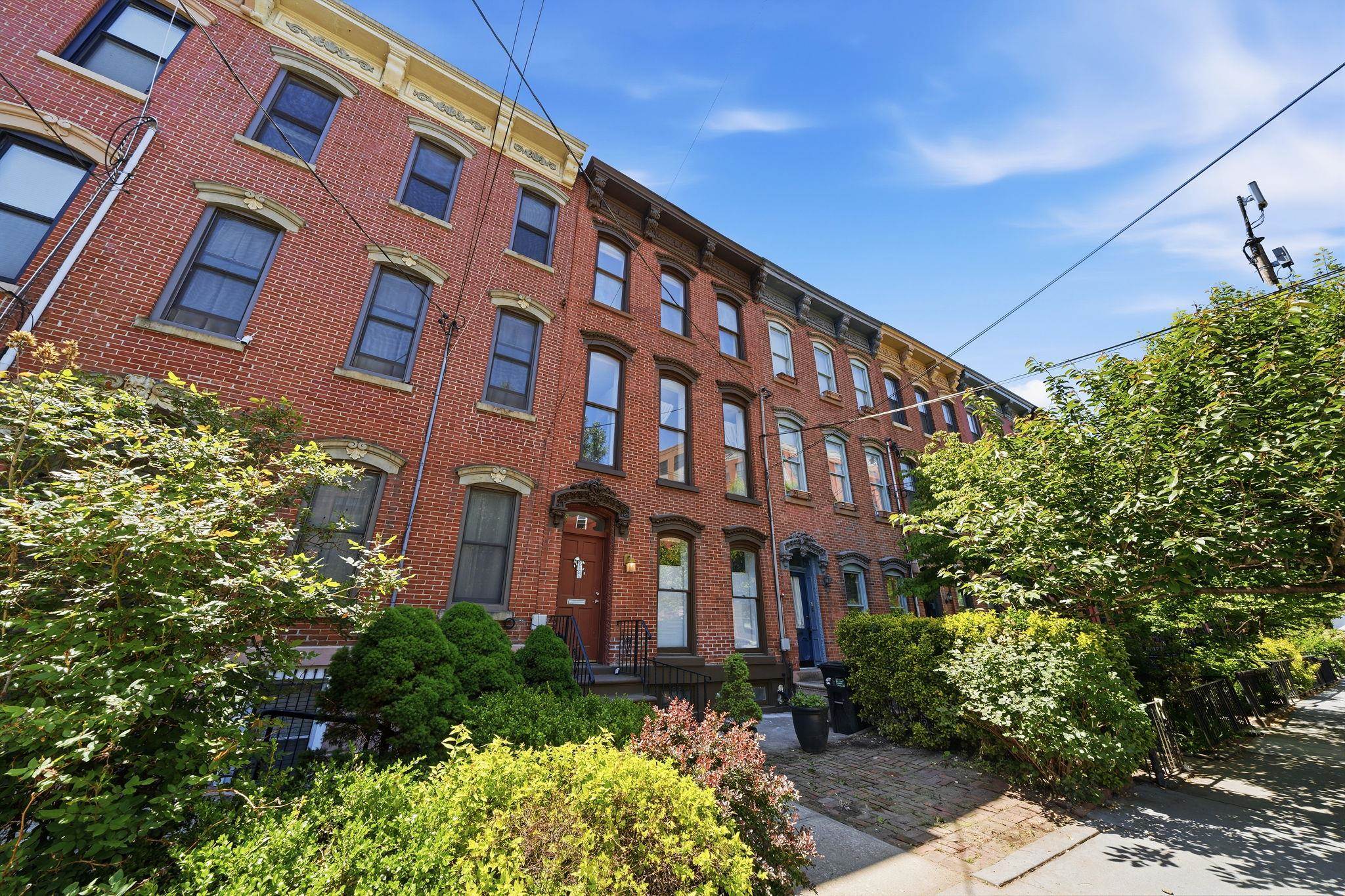 213 YORK ST Unit: 2