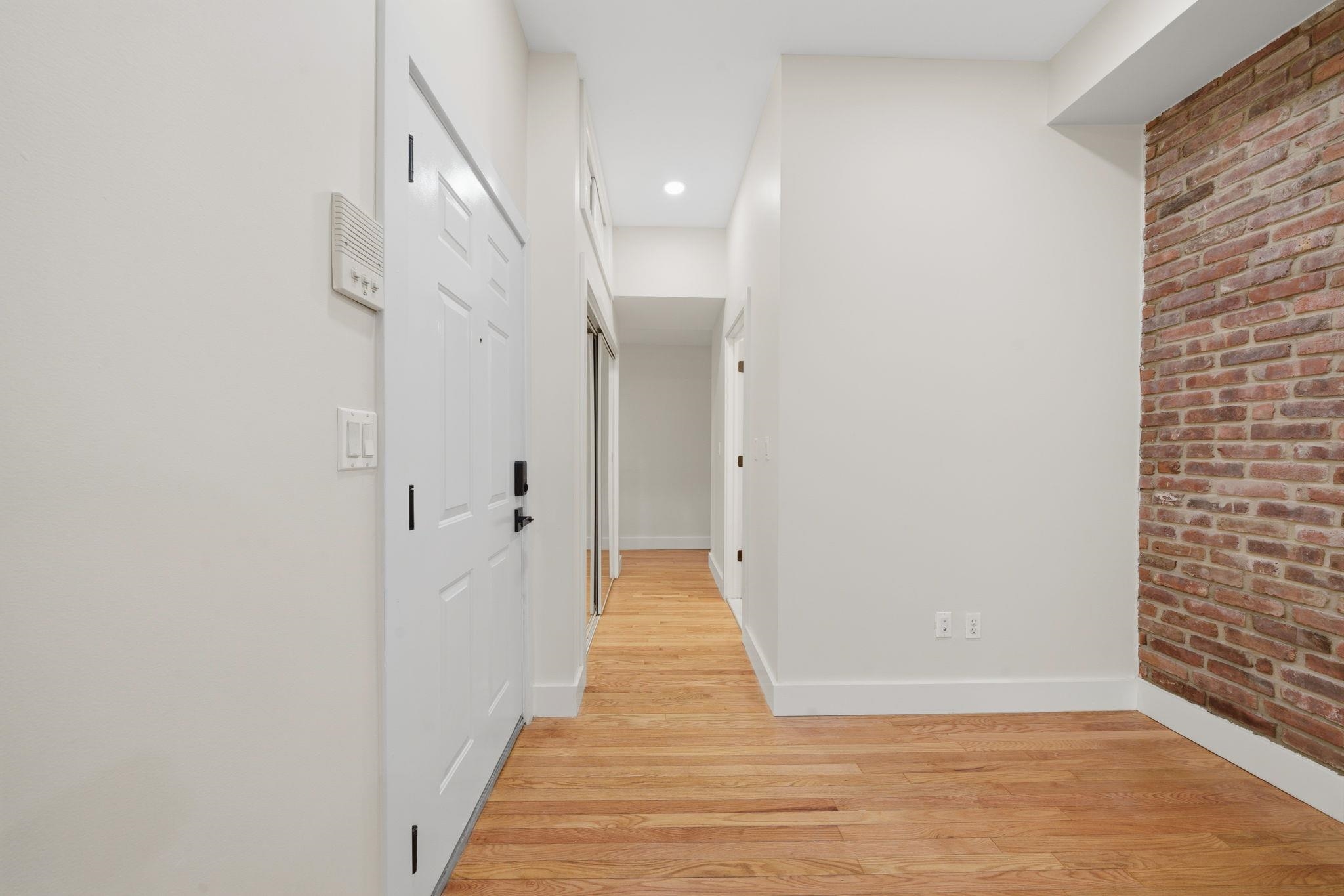 213 YORK ST Unit: 2