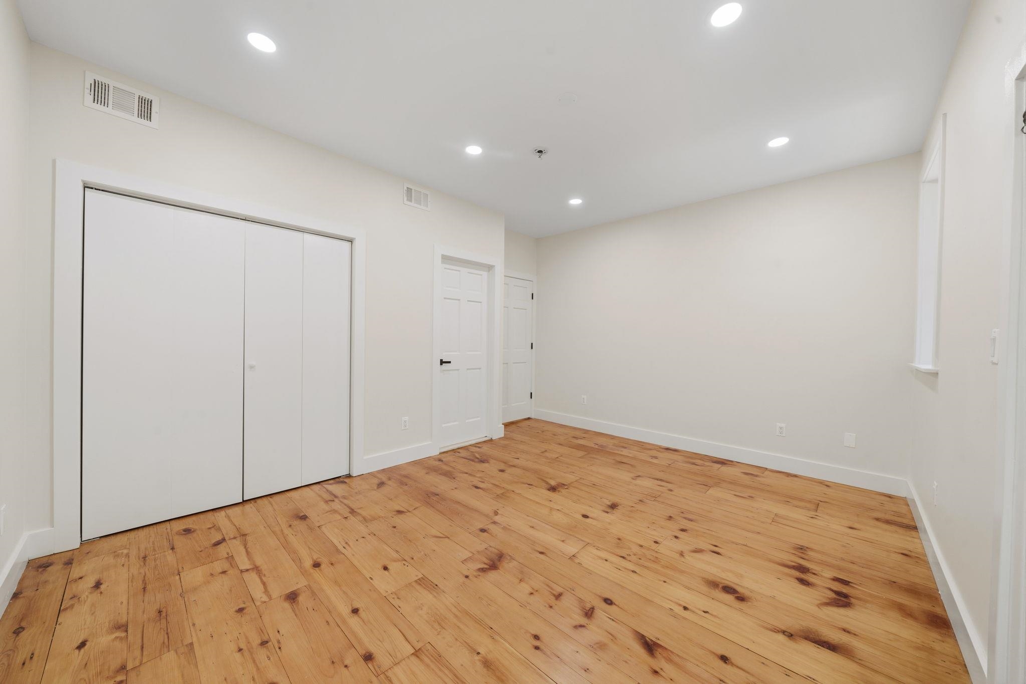 213 YORK ST Unit: 2