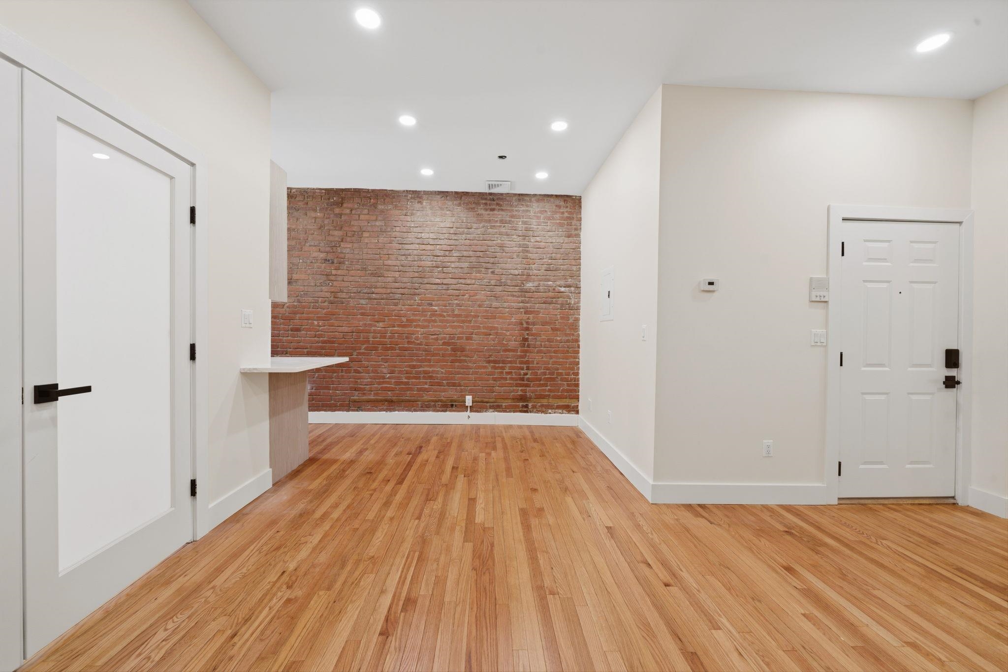 213 YORK ST Unit: 2