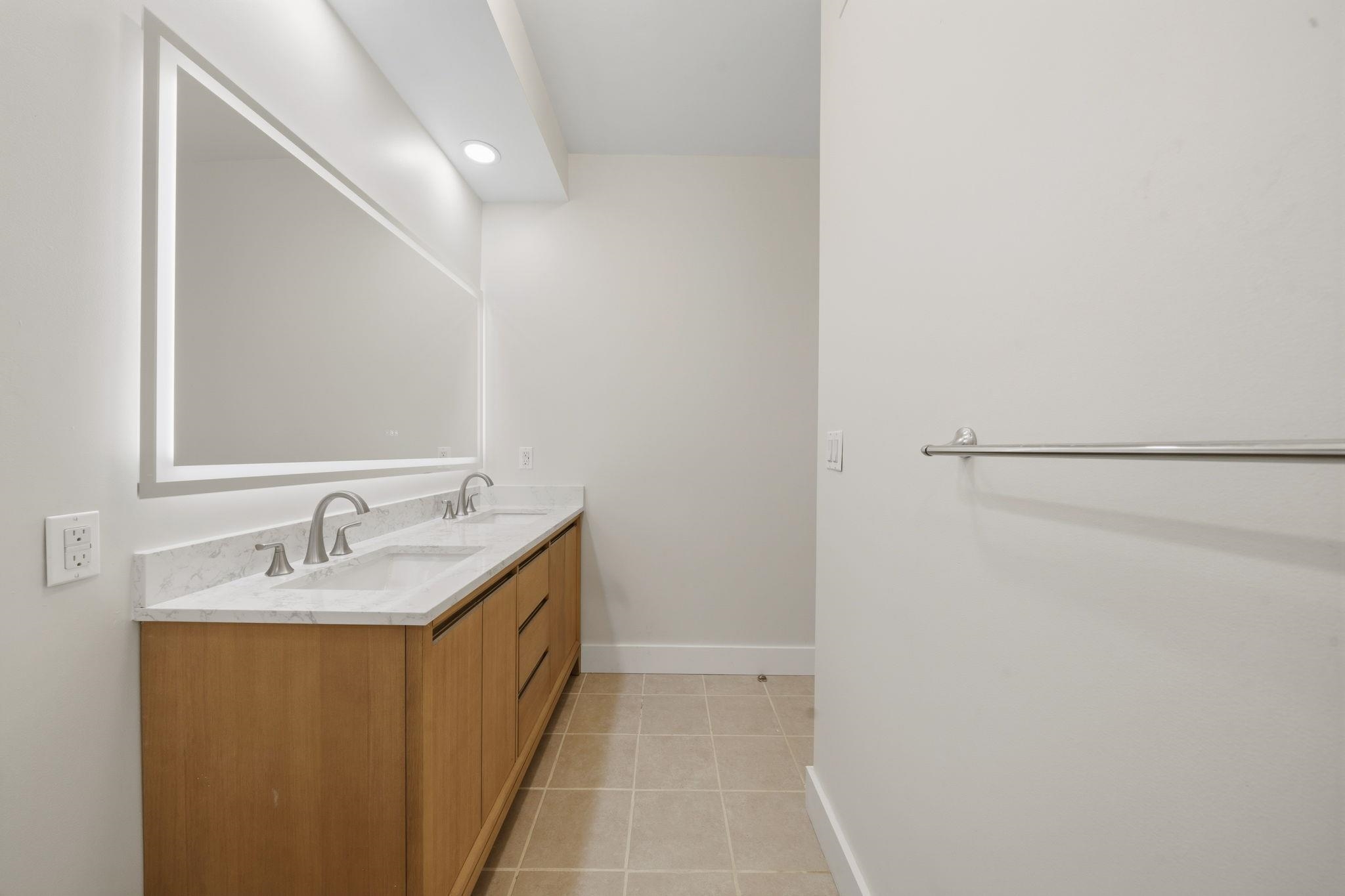 213 YORK ST Unit: 2