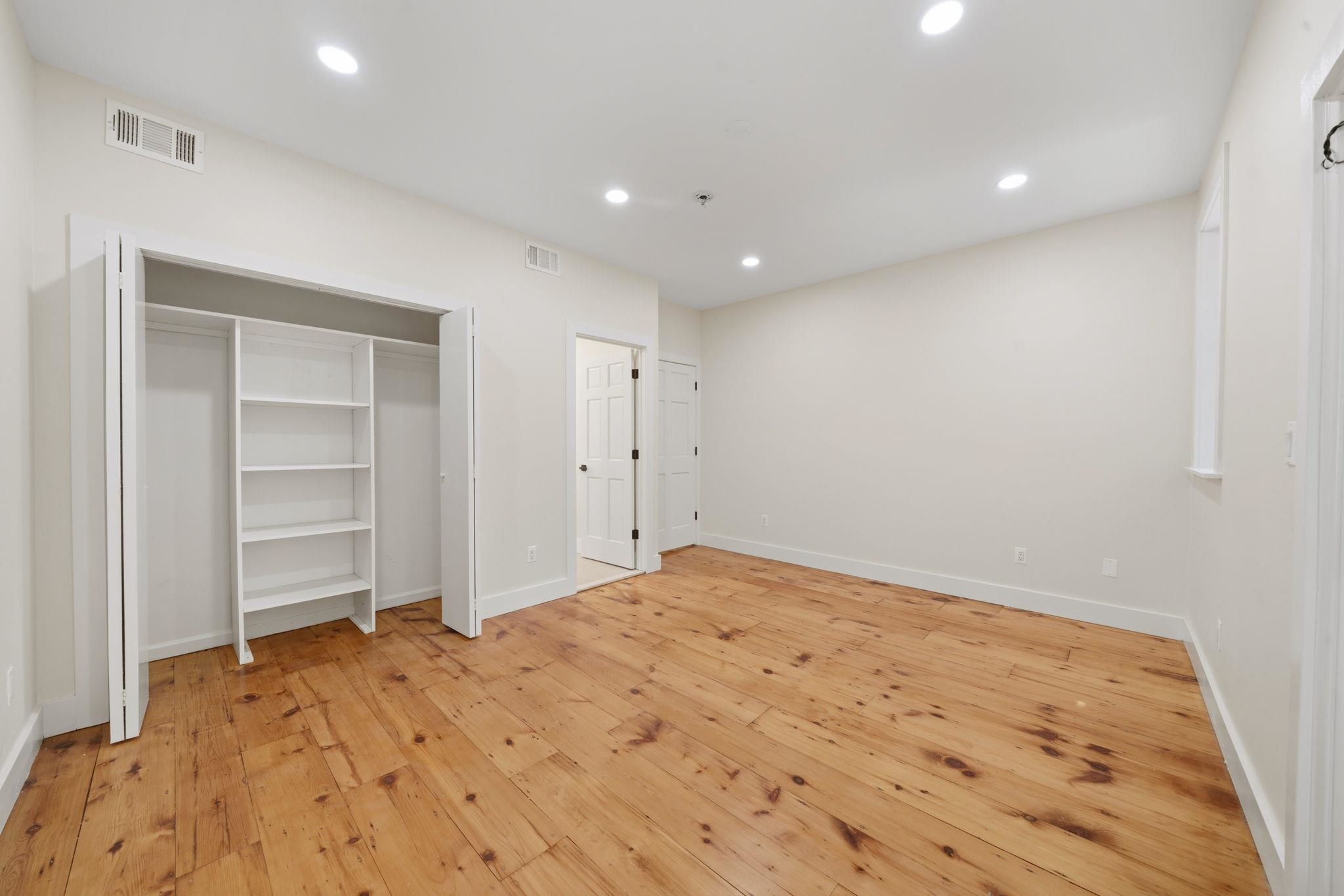 213 YORK ST Unit: 2
