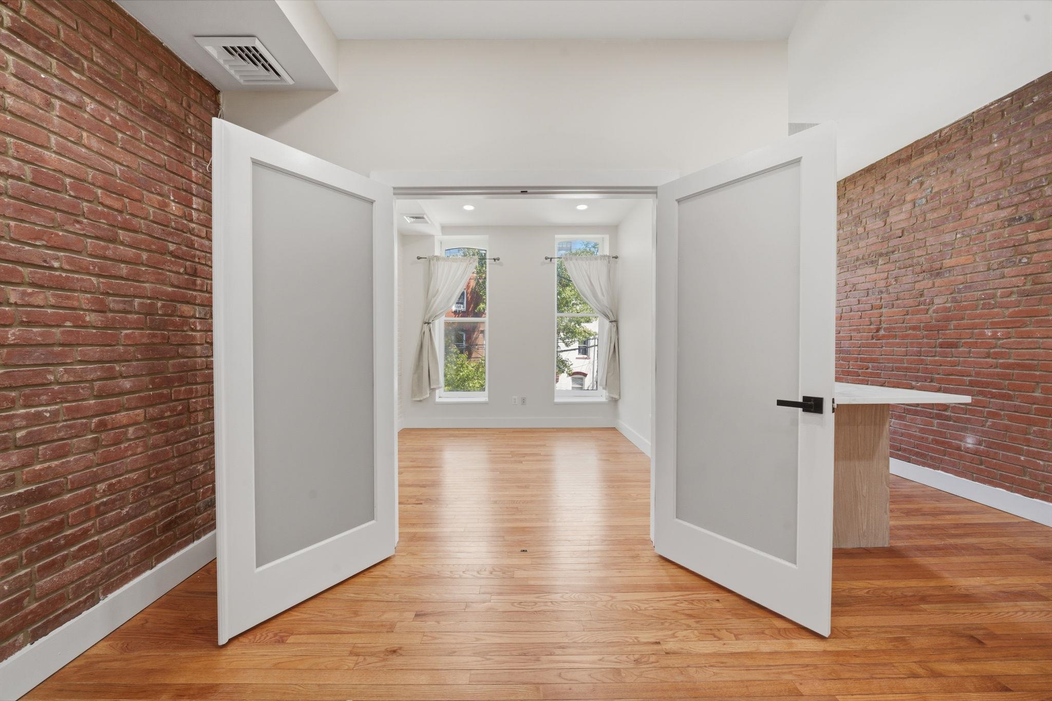 213 YORK ST Unit: 2