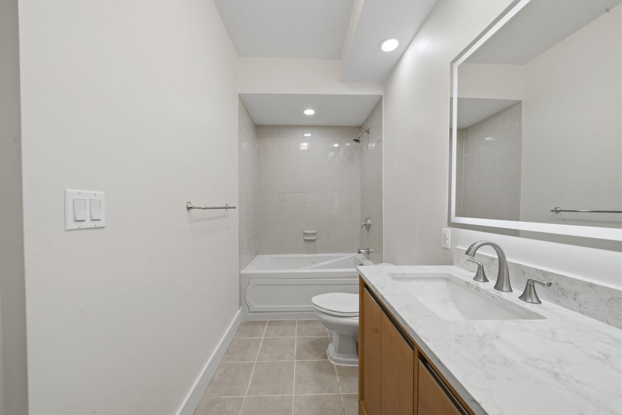 213 YORK ST Unit: 2