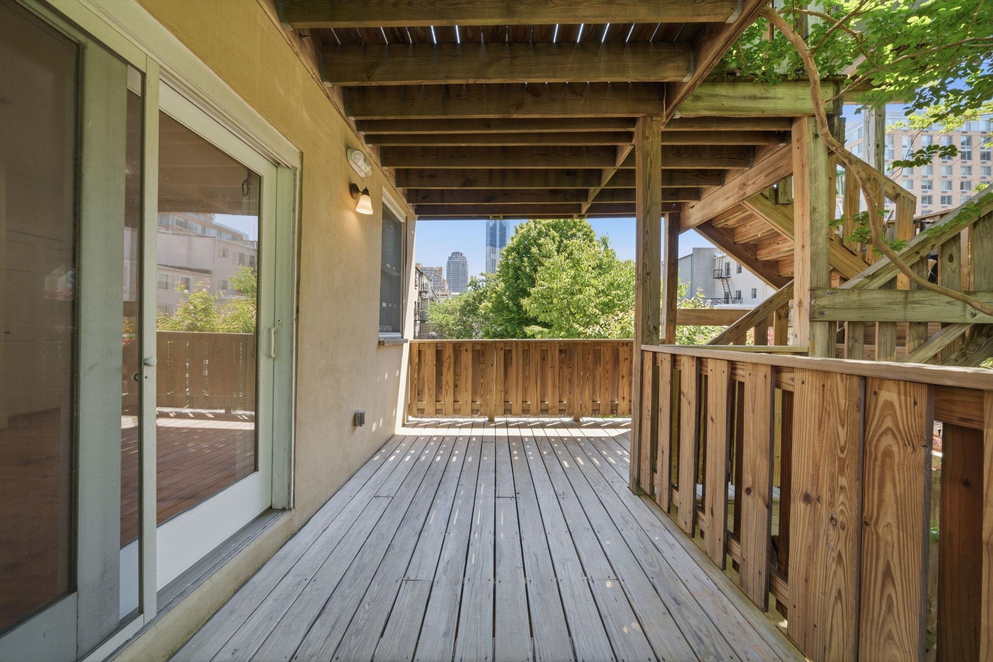 213 YORK ST Unit: 2