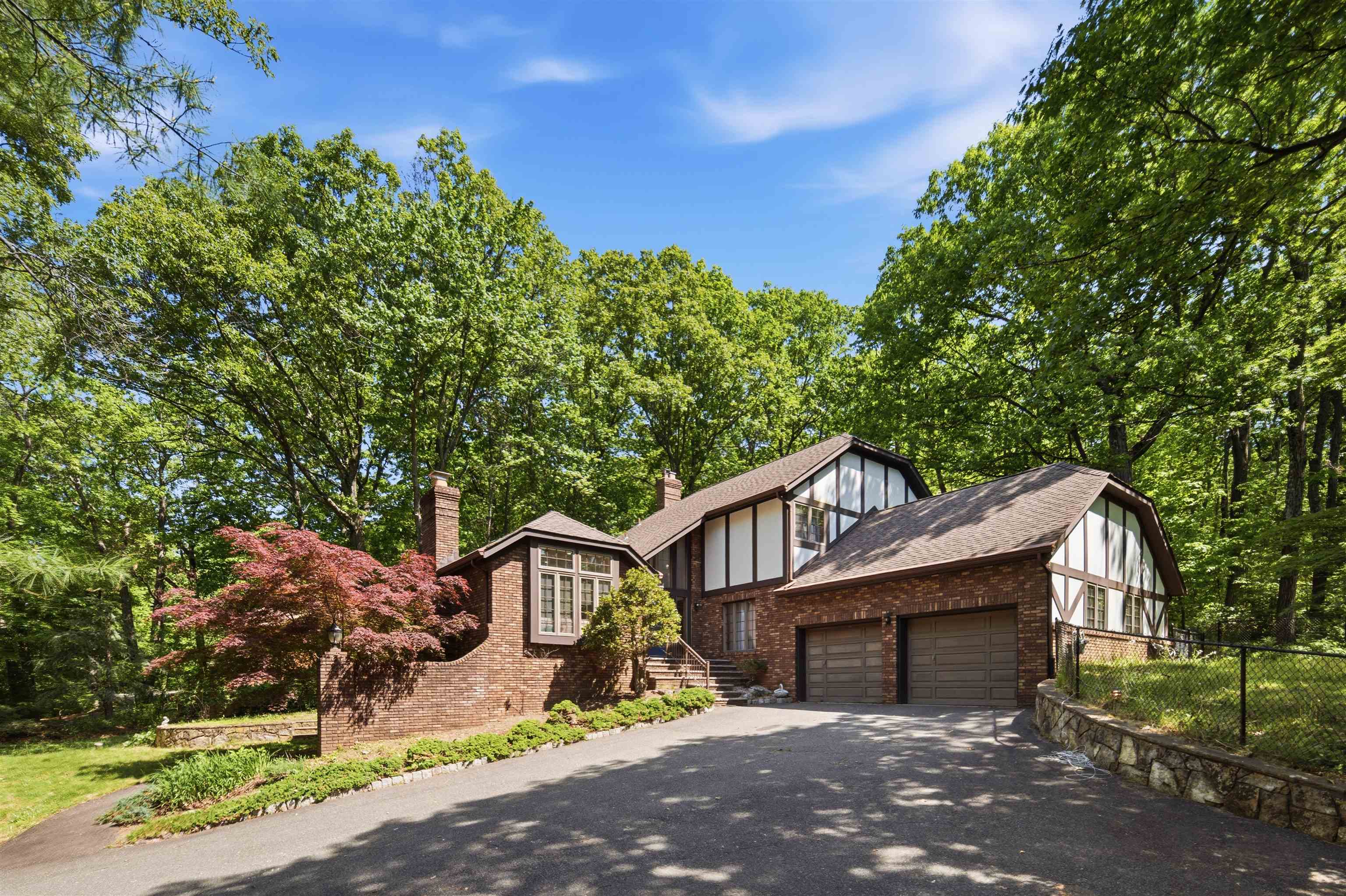 2 CAROL RD