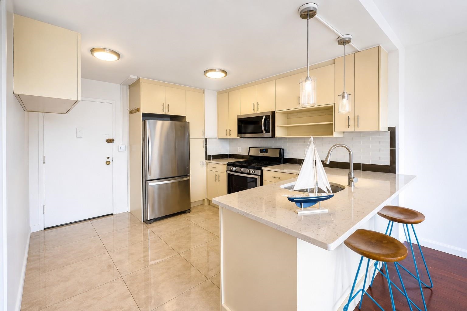 135 MONTGOMERY ST Unit: 17