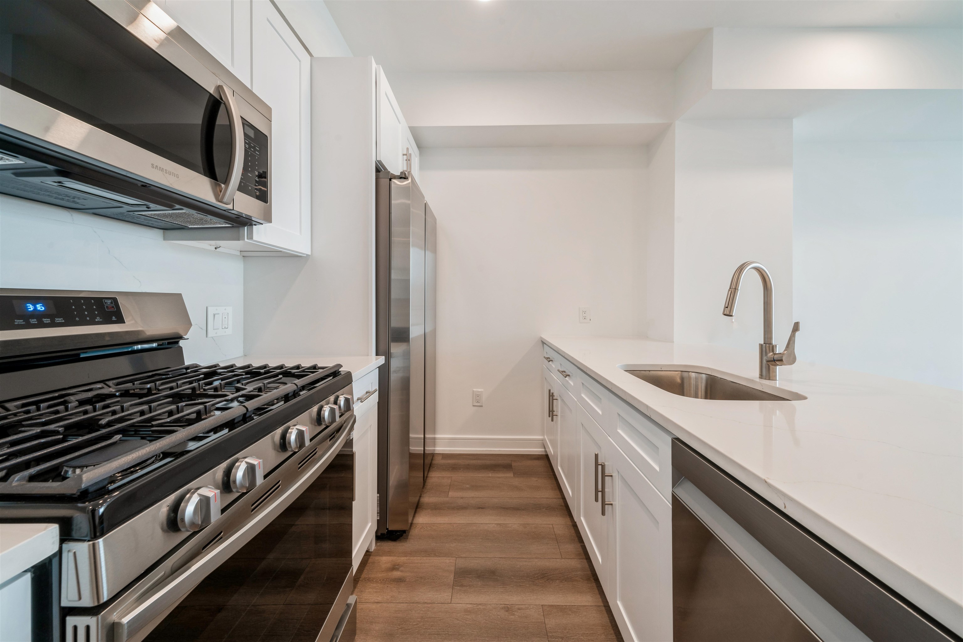 32 JONES ST Unit: 102