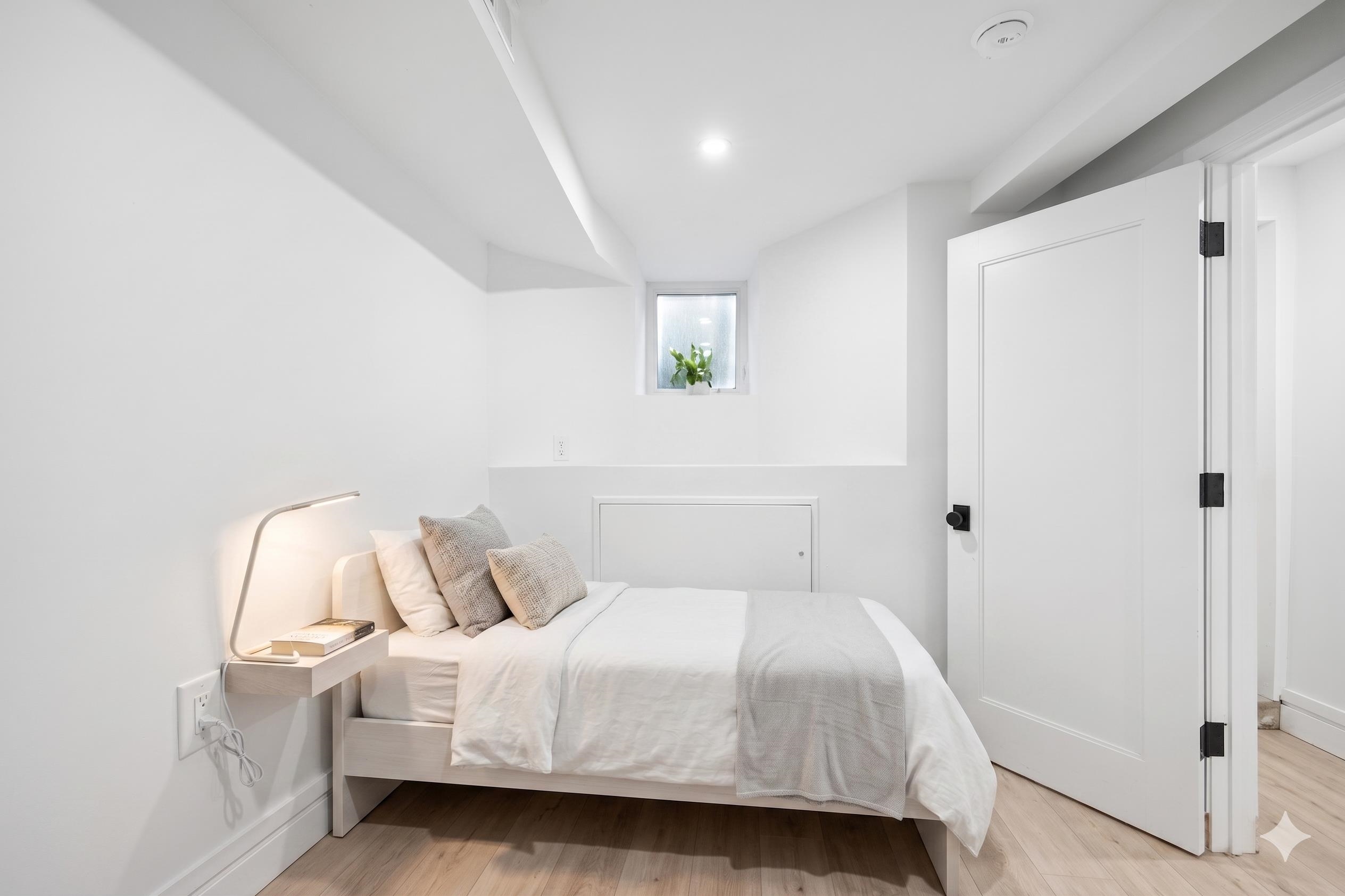 113 LINCOLN ST Unit: 1R