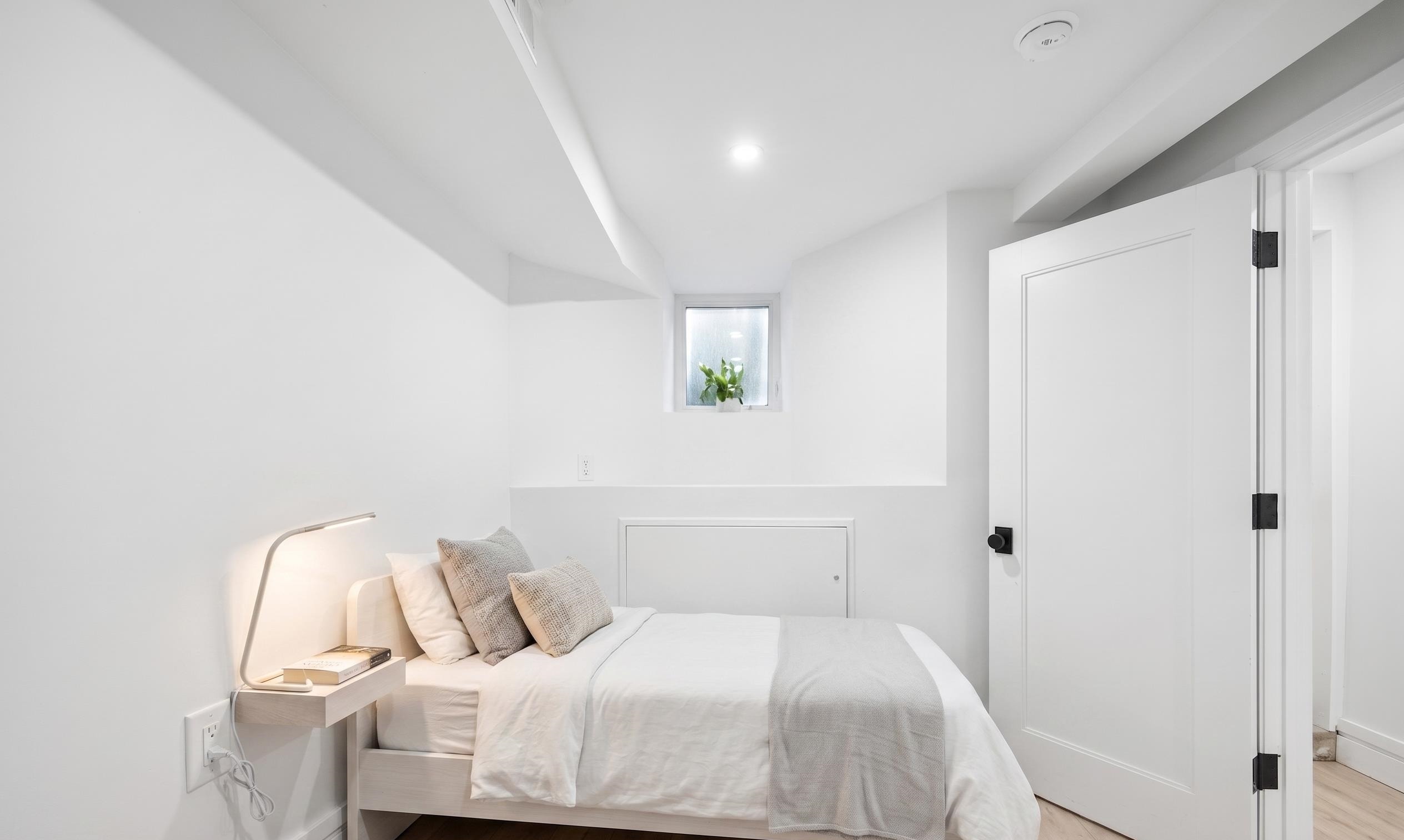 113 LINCOLN ST Unit: 1R