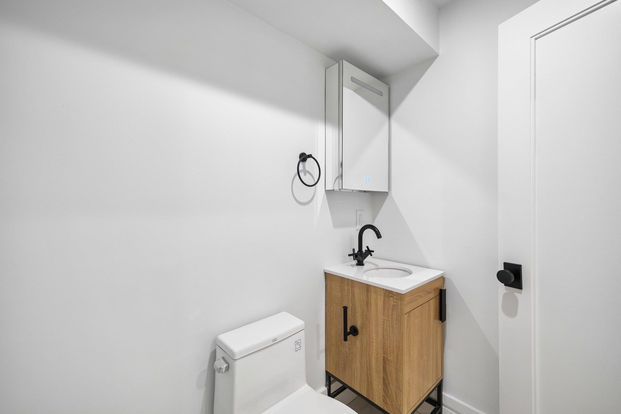 113 LINCOLN ST Unit: 1R