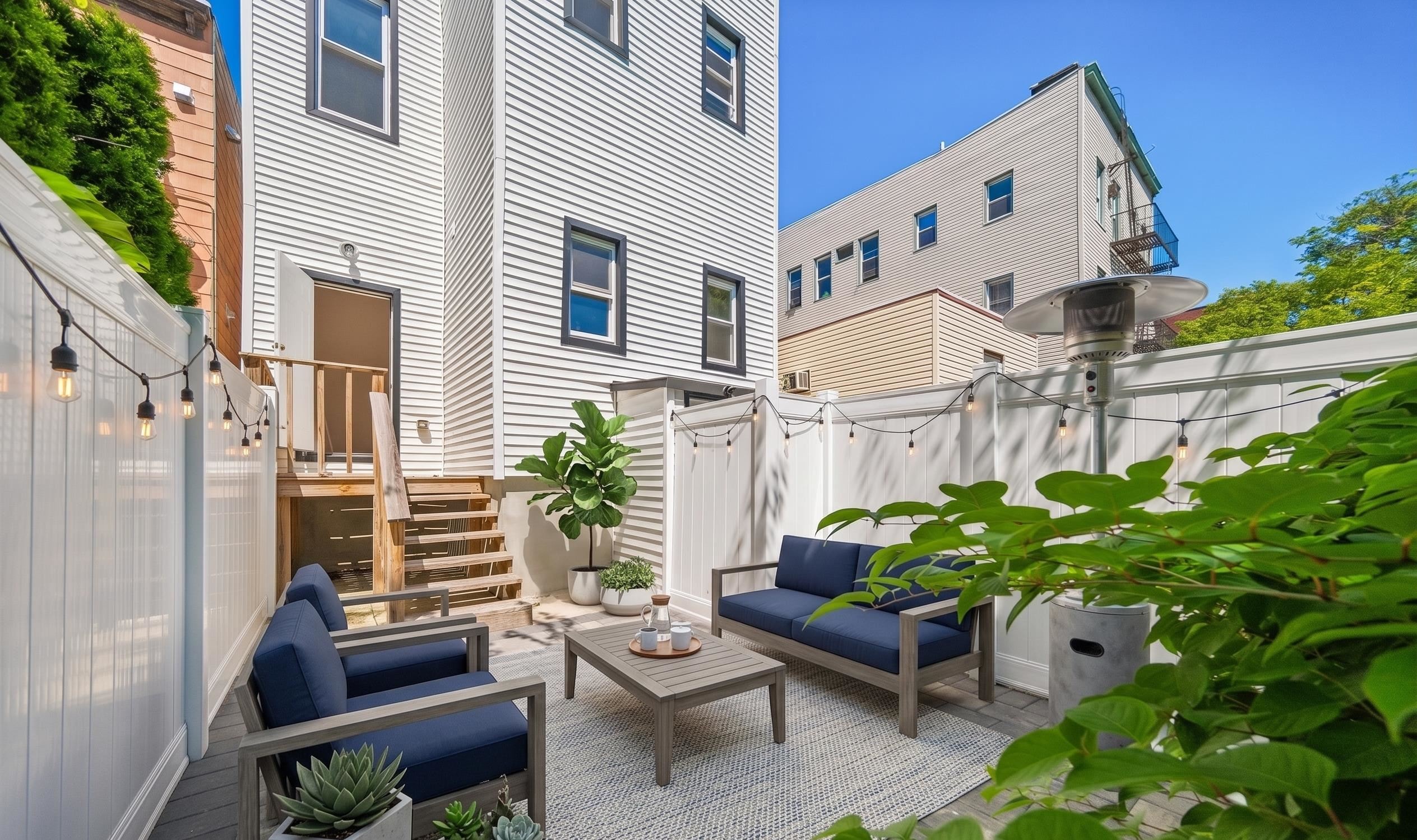113 LINCOLN ST Unit: 1R