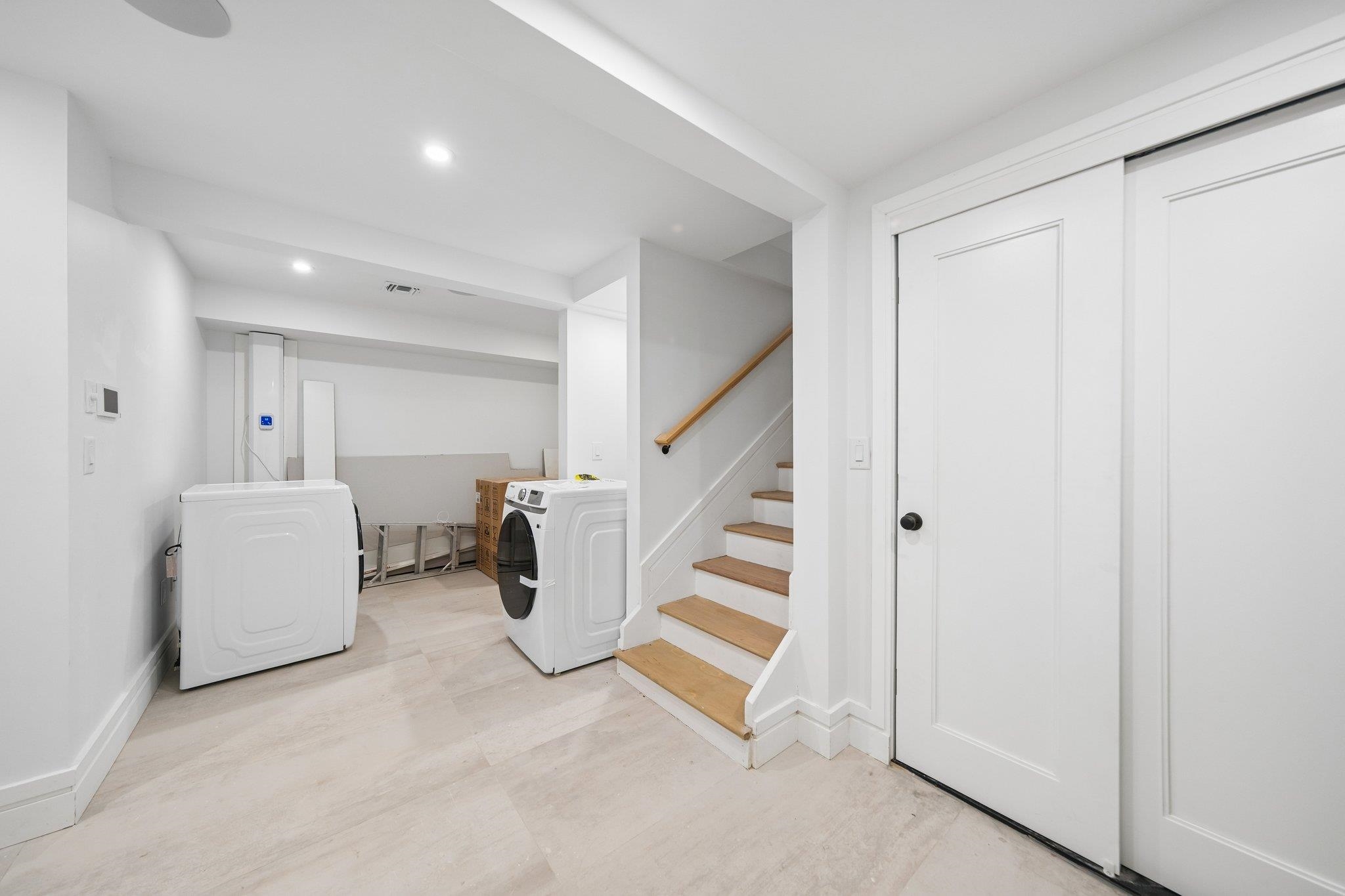 113 LINCOLN ST Unit: 1R