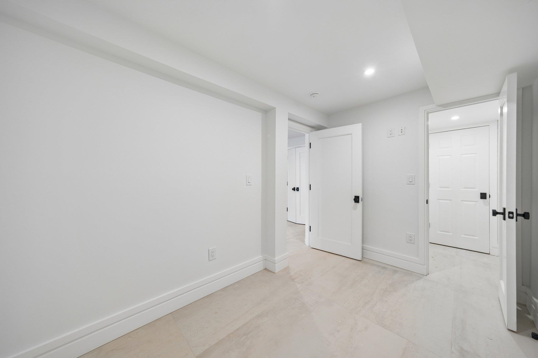 113 LINCOLN ST Unit: 1R