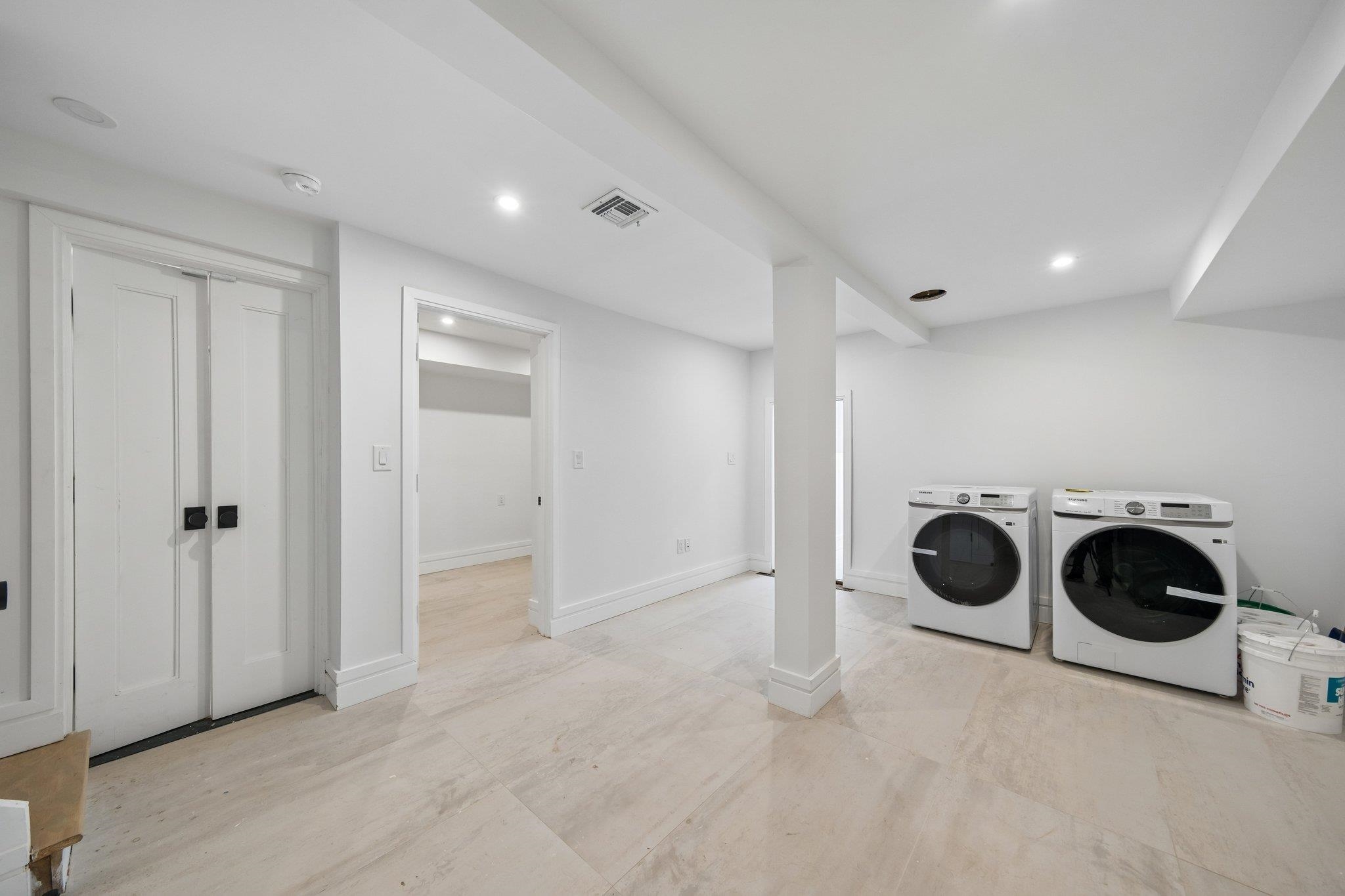 113 LINCOLN ST Unit: 1R