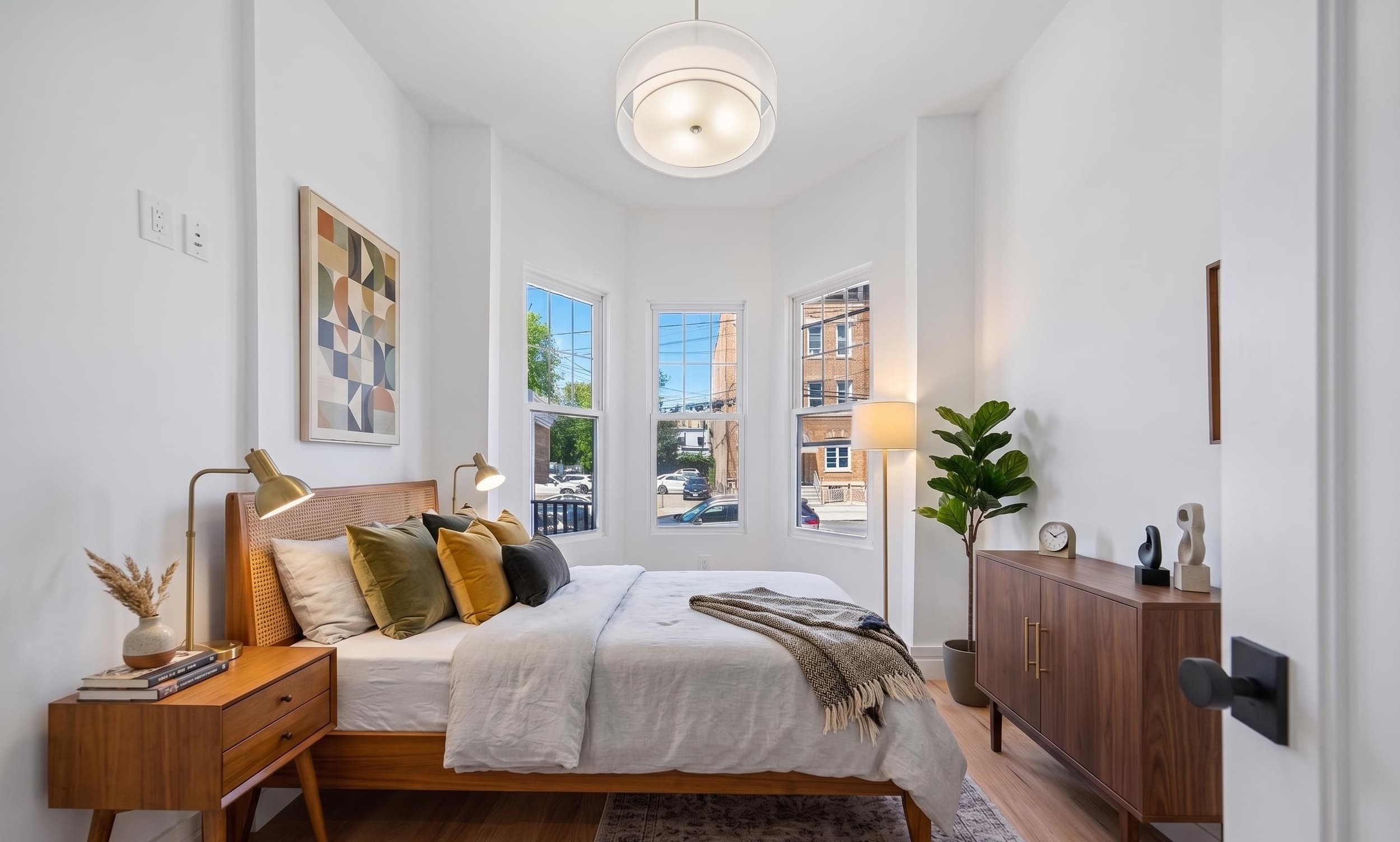 113 LINCOLN ST Unit: 1R