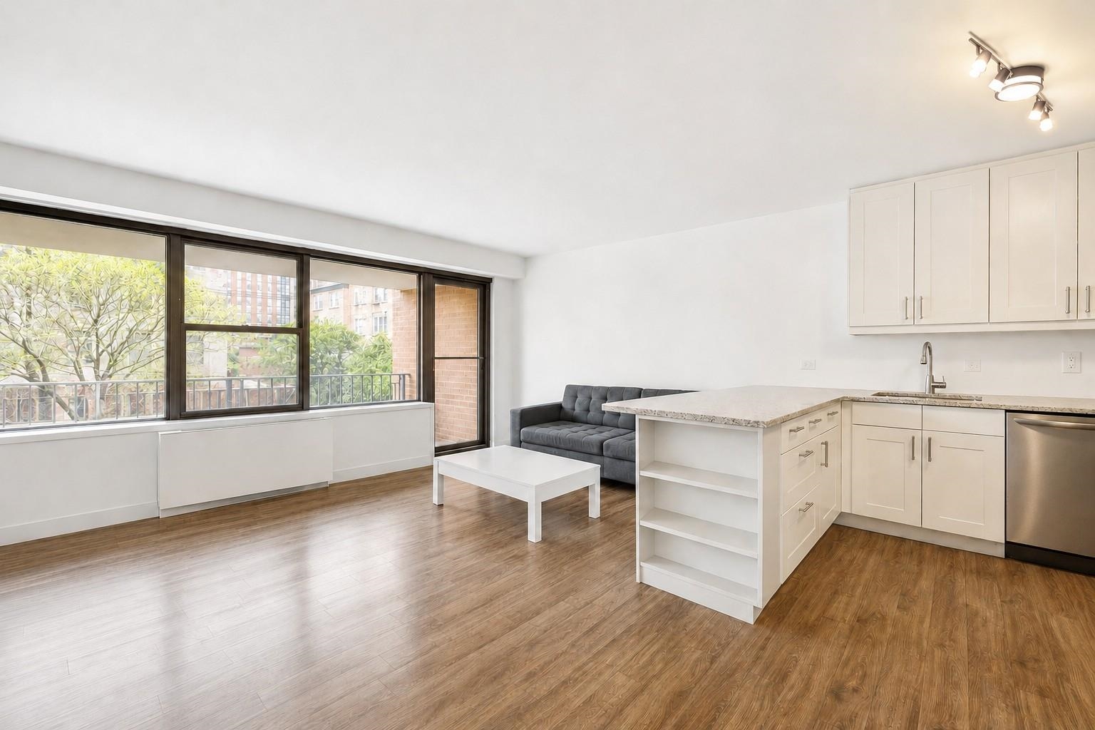 135 MONTGOMERY ST Unit: 3