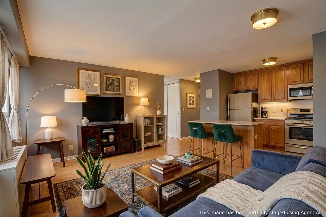 135 MONTGOMERY ST Unit: 8-E1
