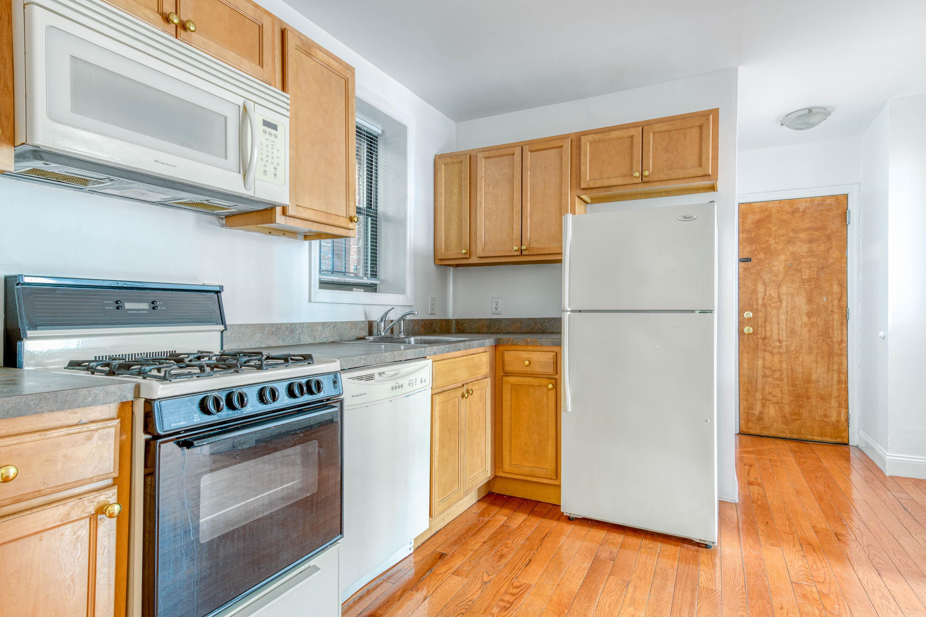 46 BROADWAY Unit: 3