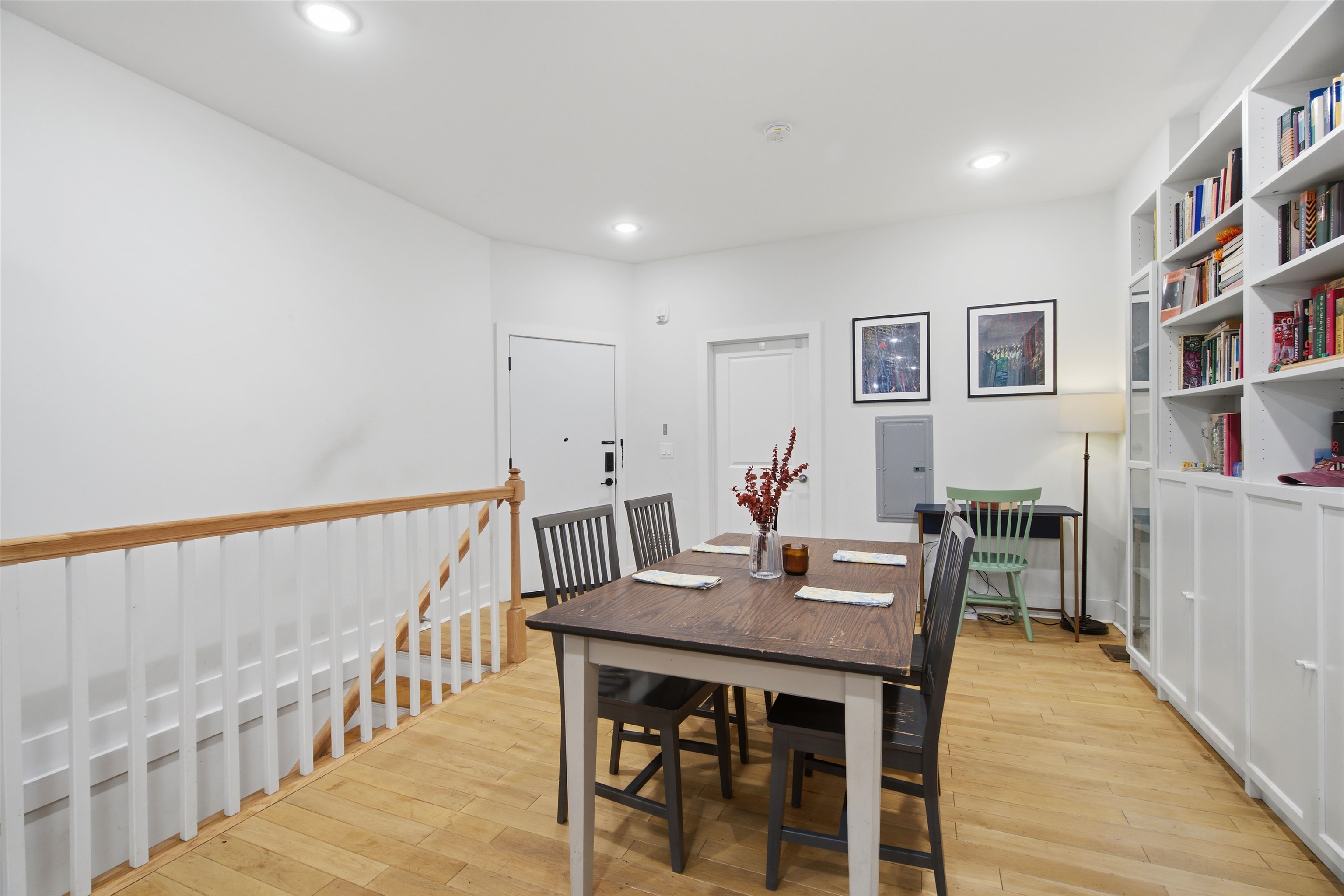 684 SUMMIT AVE Unit: A1