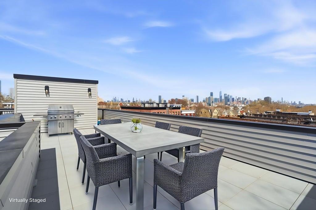27 CLINTON AVE Unit: 1