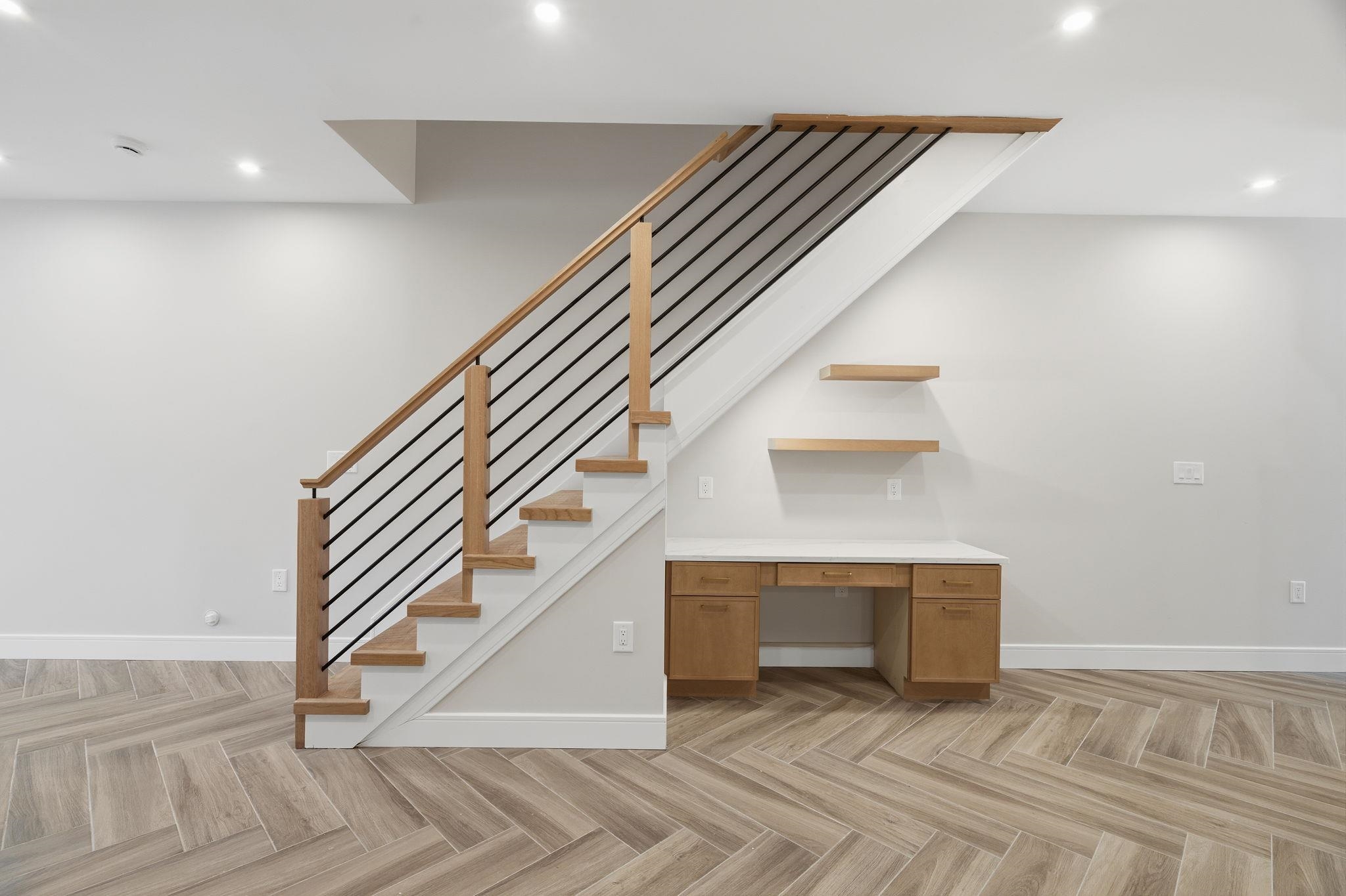 27 CLINTON AVE Unit: 1